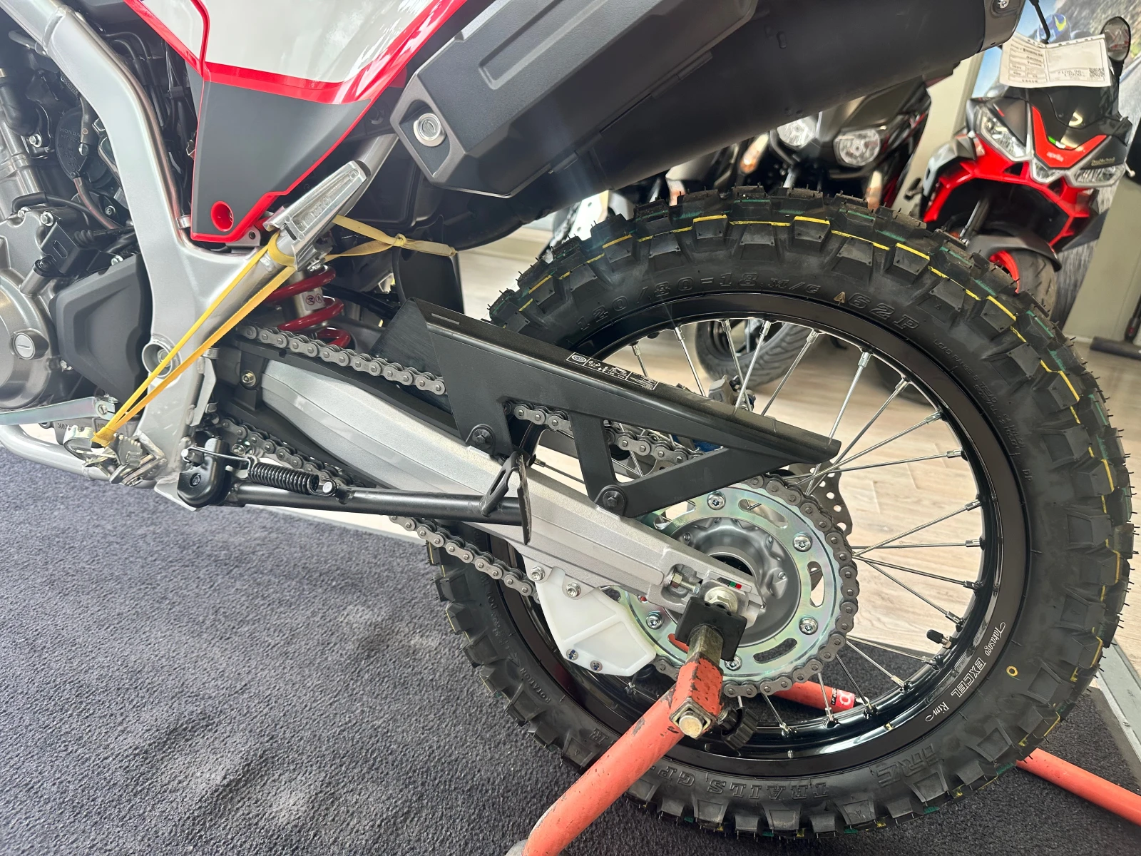 Honda Crf 300L НОВ!!! 2026г. , снимка 8 - Мотоциклети и мототехника - 55265369
