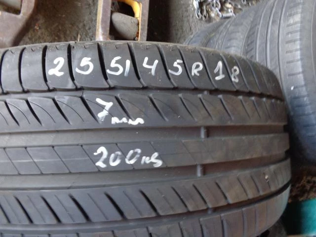 Гуми Летни 255/45R18, снимка 1 - Гуми и джанти - 19291184