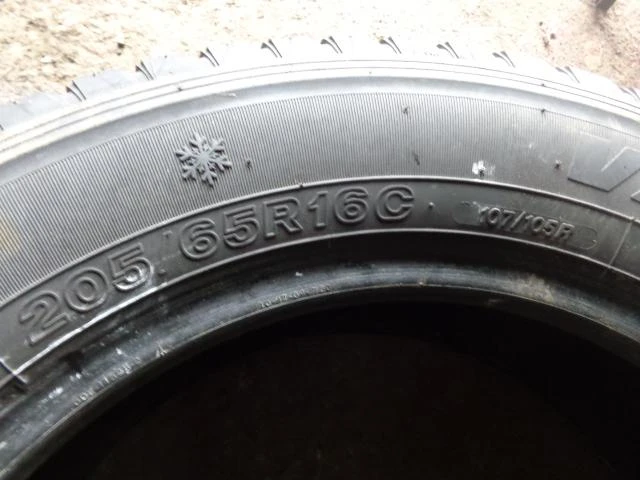 Гуми Зимни 205/65R16, снимка 10 - Гуми и джанти - 20253964