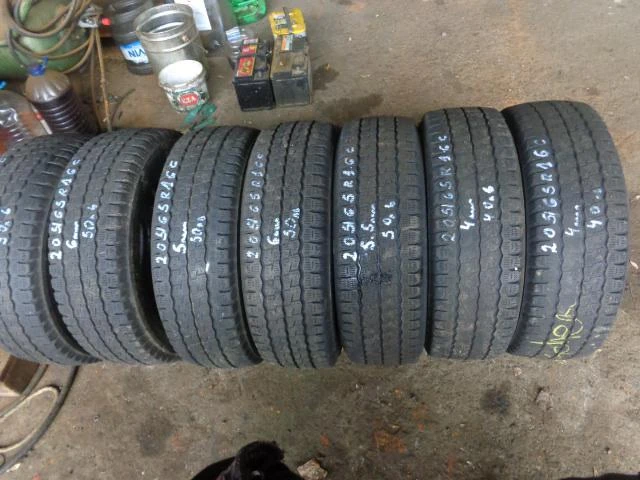 Гуми Зимни 205/65R16, снимка 2 - Гуми и джанти - 20253964