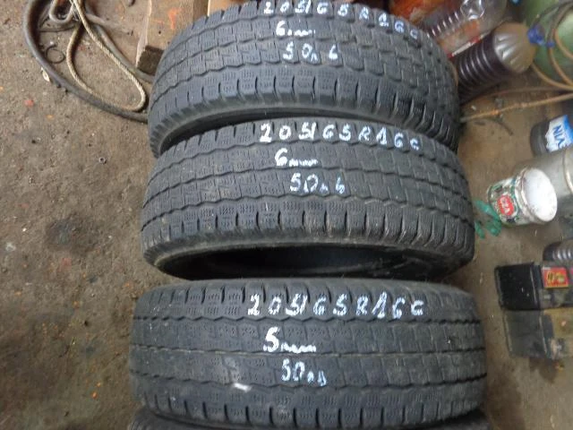 Гуми Зимни 205/65R16, снимка 5 - Гуми и джанти - 20253964