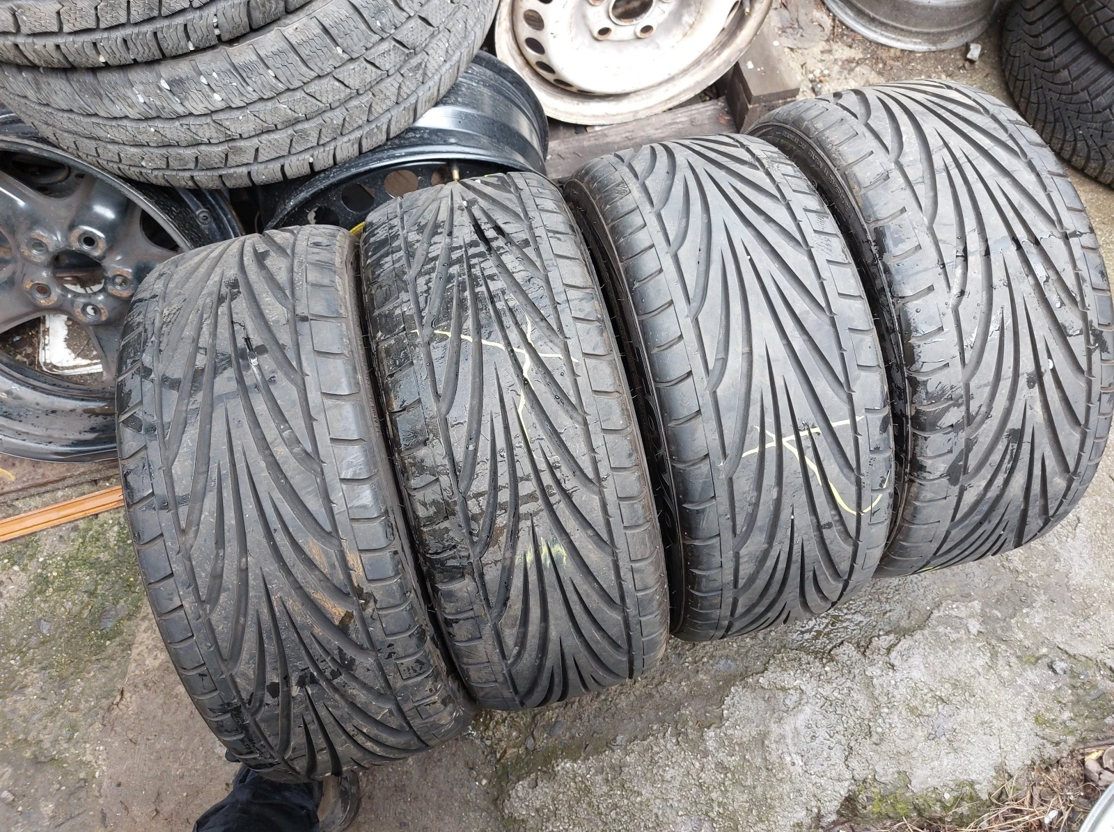 ���� 215/40R16 | Mobile.bg � ����������� 1