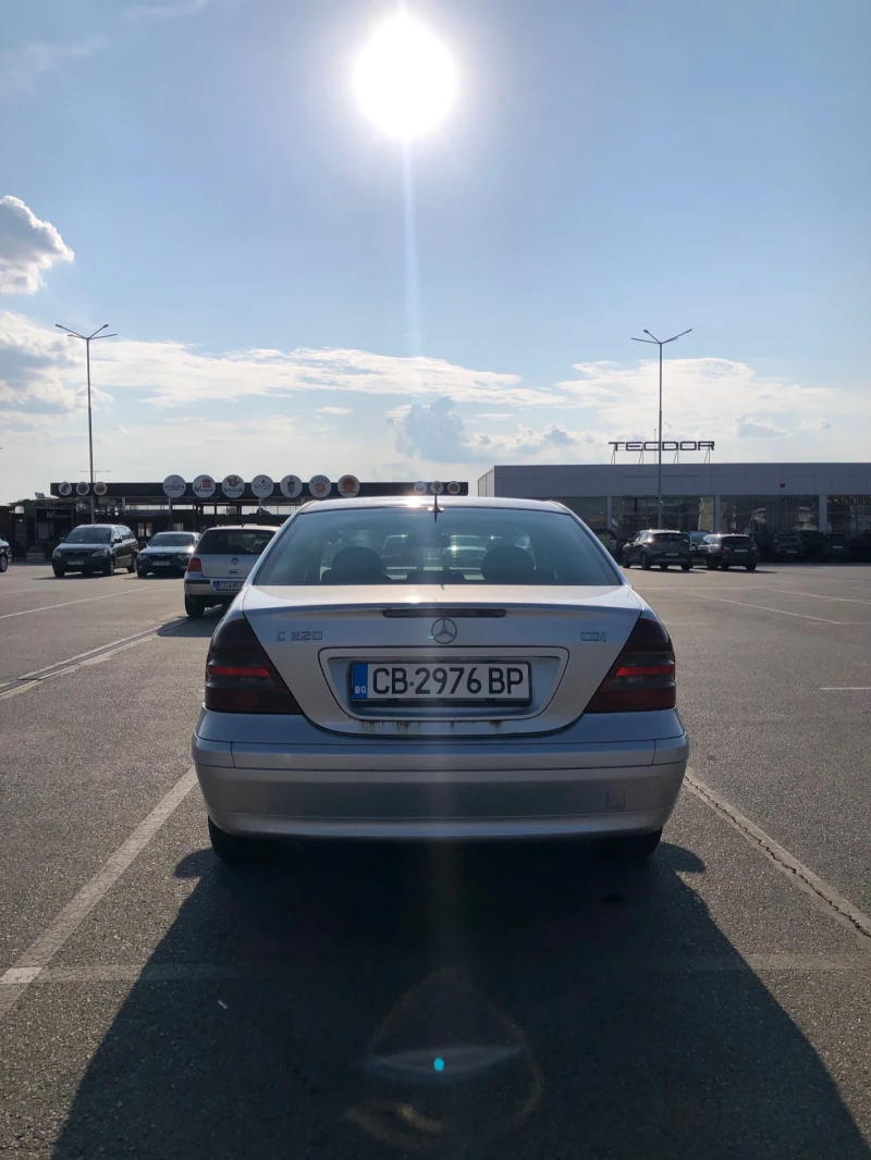 Mercedes-Benz C 220, снимка 5 - Автомобили и джипове - 47635786