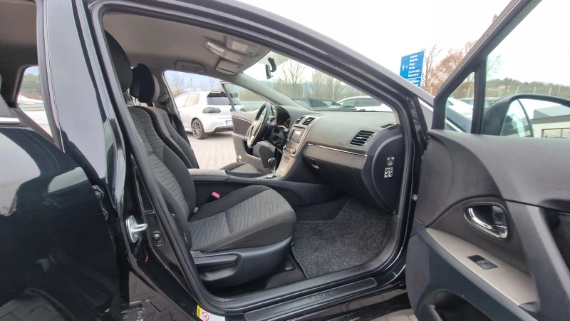 Toyota Avensis ЛИЗИНГ АВТОМАТ, снимка 11 - Автомобили и джипове - 52629030