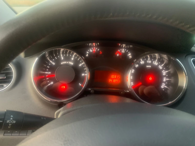 Peugeot 5008 1.6I, снимка 12 - Автомобили и джипове - 52935133