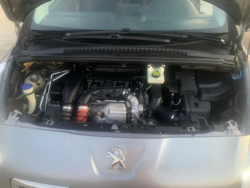 Peugeot 5008 1.6I, снимка 14 - Автомобили и джипове - 52935133