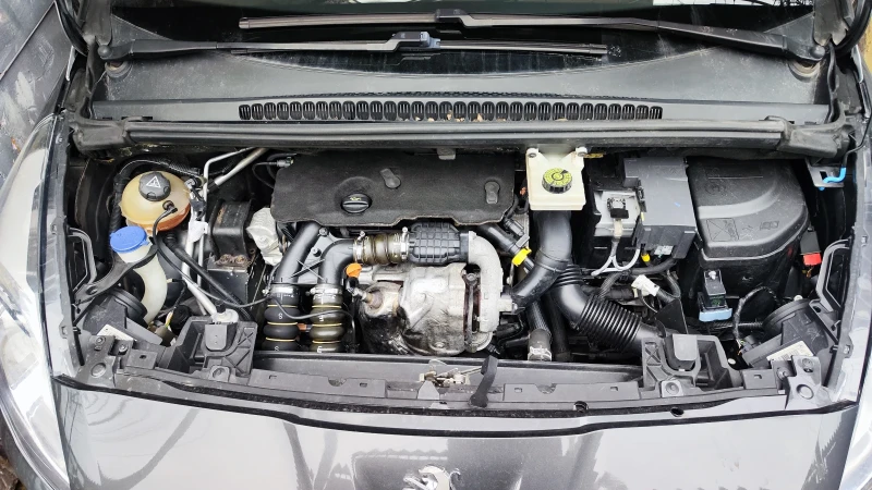 Peugeot 5008 1.6HDI , снимка 17 - Автомобили и джипове - 53156030