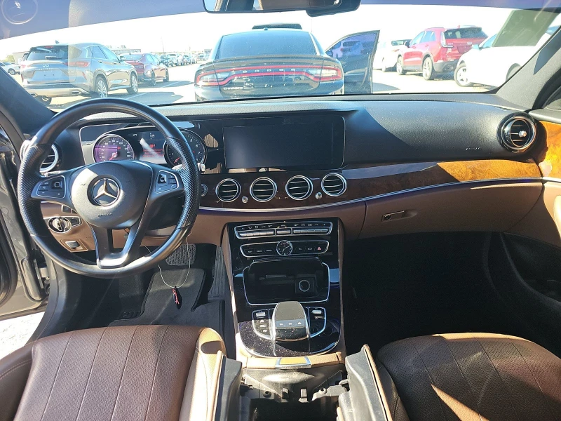 Mercedes-Benz E 300 AMG* PACK* BURMESTER* МЪРТВА* ТОЧКА* 360КАМЕРА* , снимка 10 - Автомобили и джипове - 53276711