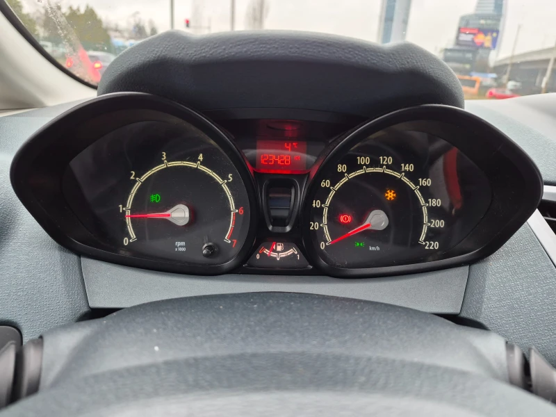 Ford Fiesta 1.25i УНИКАТ, снимка 14 - Автомобили и джипове - 53503732