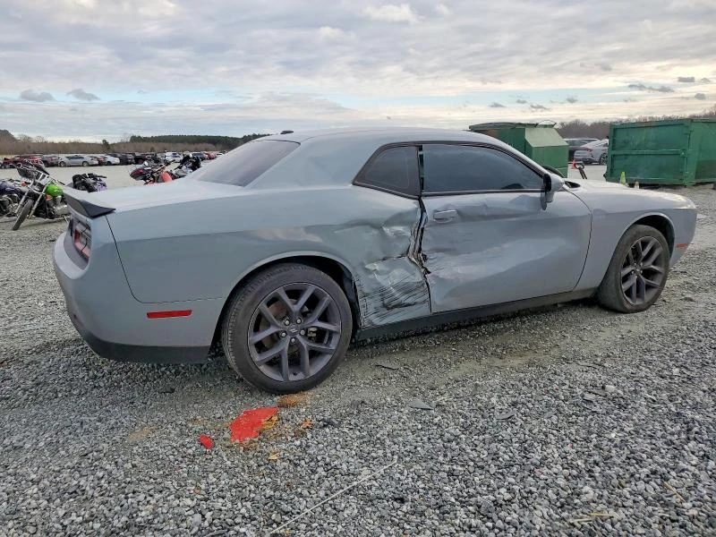 Dodge Challenger SXT, снимка 3 - Автомобили и джипове - 53753869