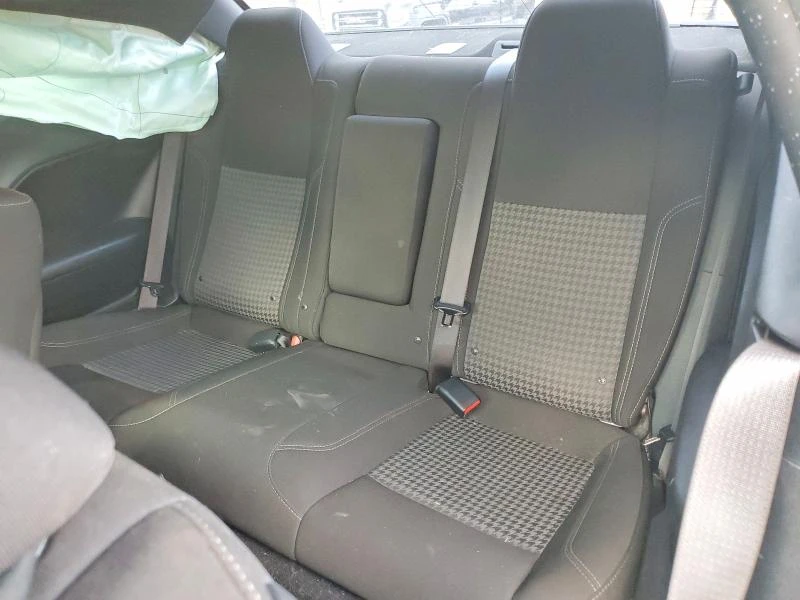 Dodge Challenger SXT, снимка 9 - Автомобили и джипове - 53753869