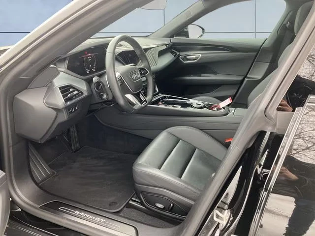 Audi E-Tron GT QUATTRO/476HP/360/PANO/KLESS/785z, снимка 10 - Автомобили и джипове - 55703160