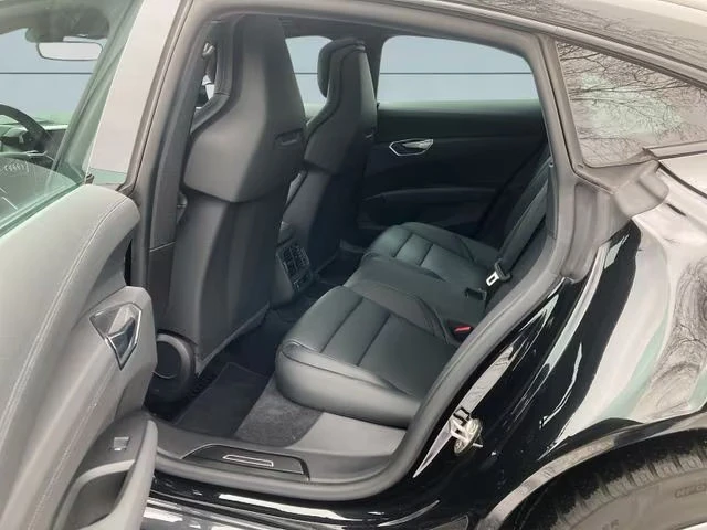 Audi E-Tron GT QUATTRO/476HP/360/PANO/KLESS/785z, снимка 11 - Автомобили и джипове - 55703160
