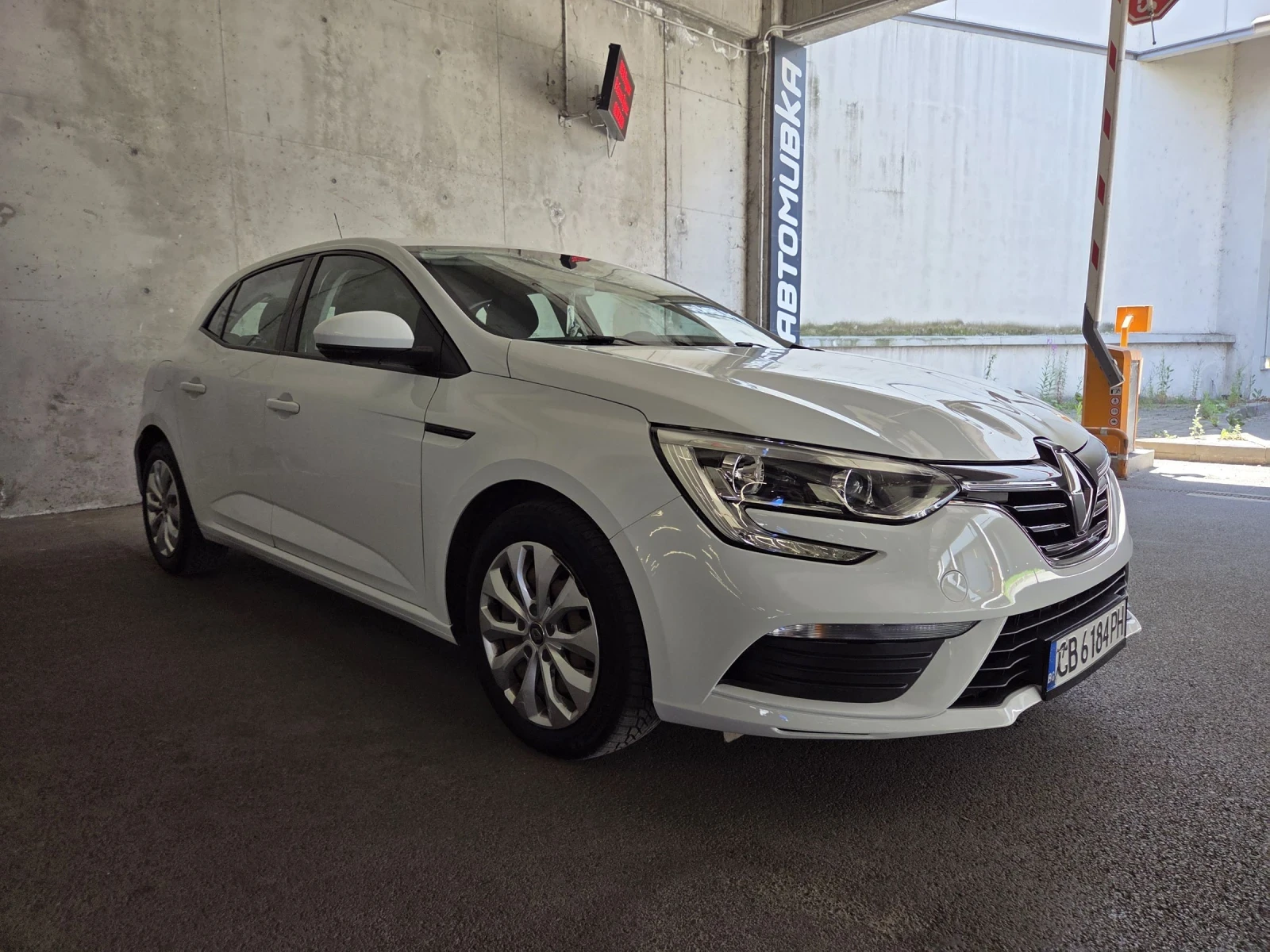 Renault Megane 1.5dci, 90hp, 1 собственик, Пълна сервизна история - изображение 3