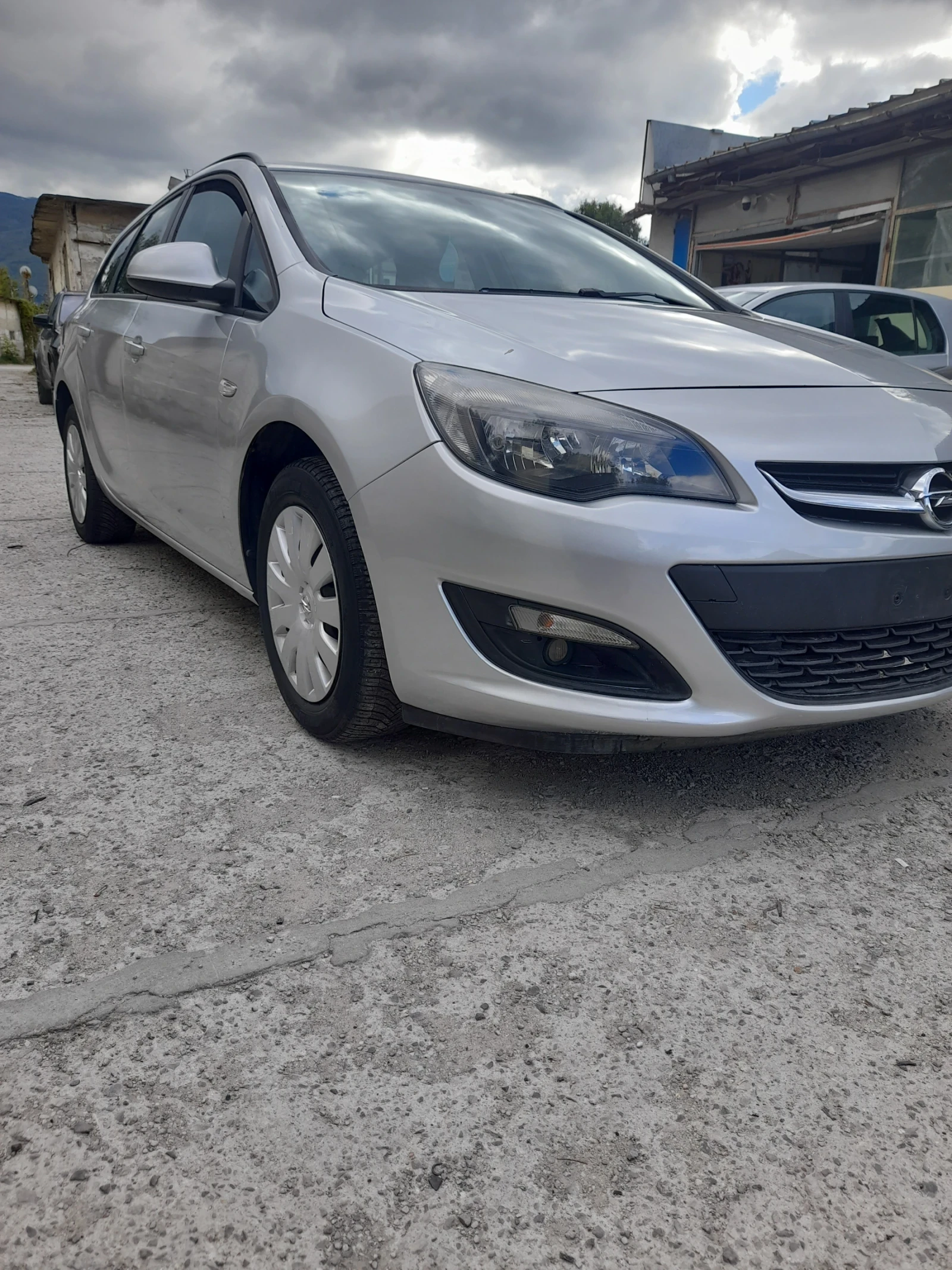 Opel Astra Sport Tourer 1.7 CDTI - изображение 2