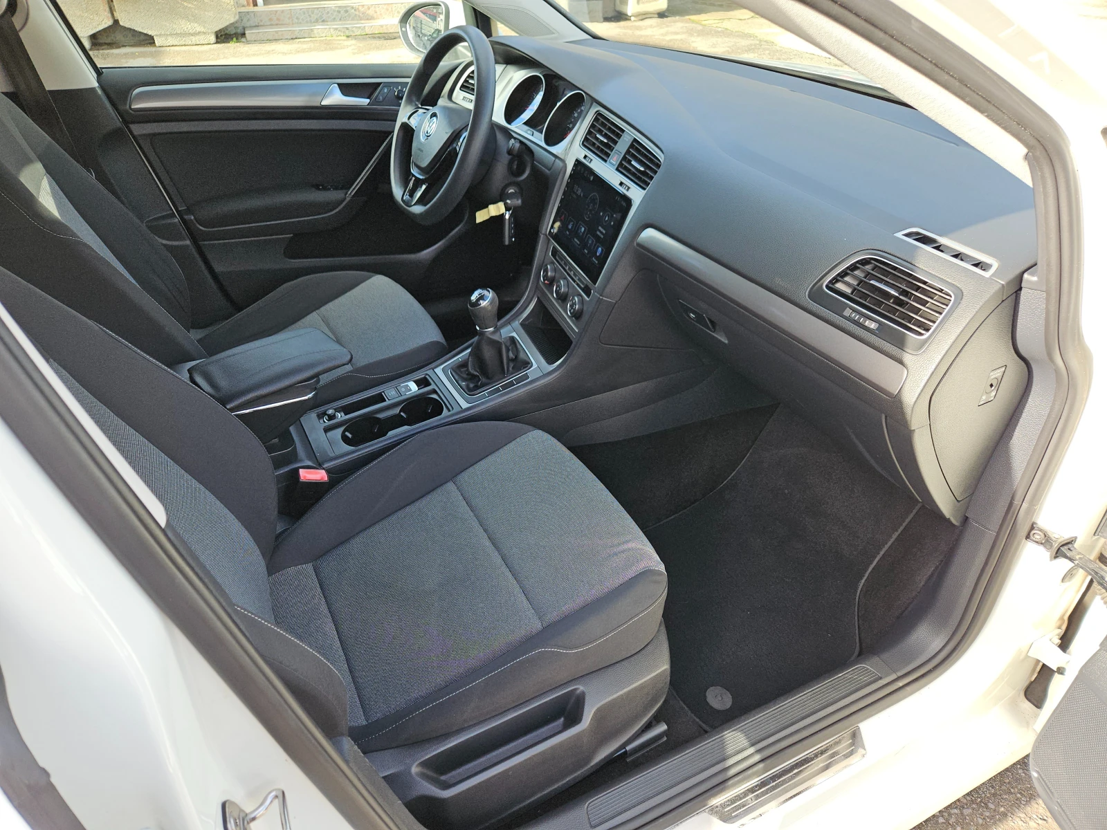 VW Golf 1.4TGI/ComfortLine/BLACK FRIDAY/LED/CARPLAY/ | Mobile.bg   15