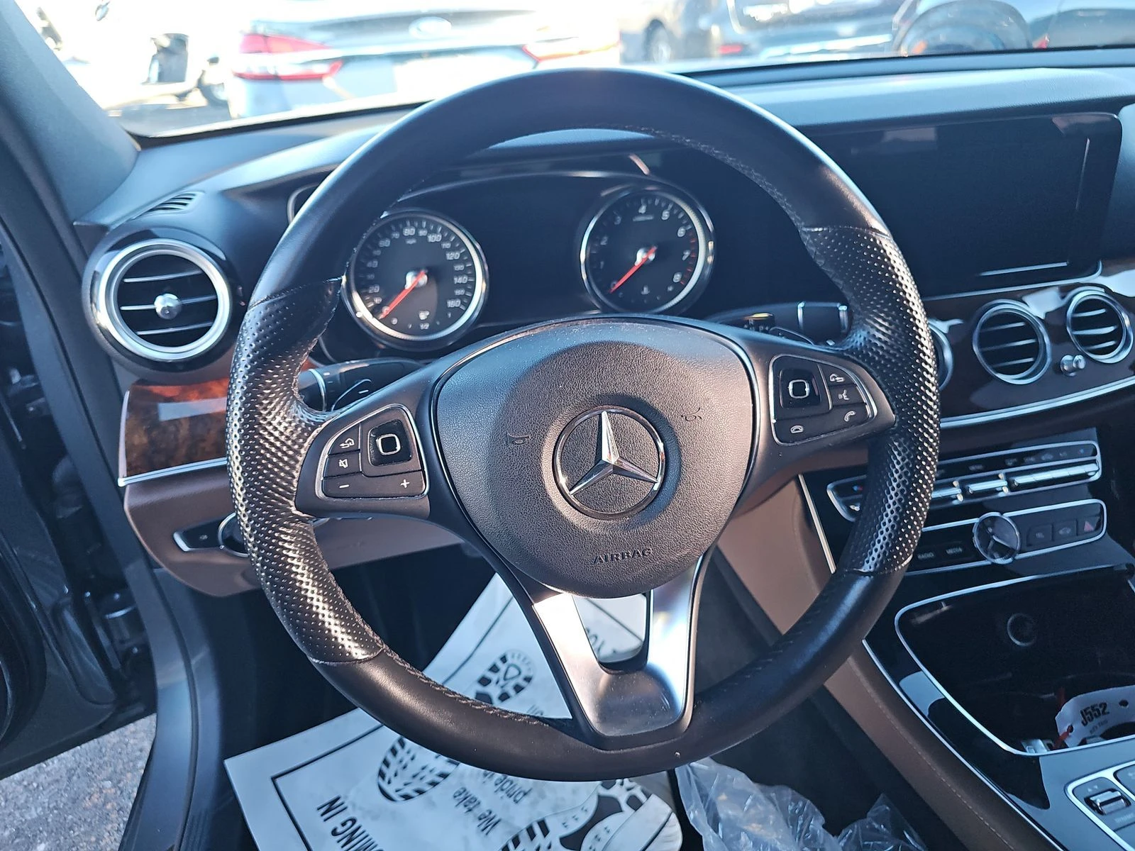 Mercedes-Benz E 300 AMG* PACK* BURMESTER* ������* �����* 360������*  | Mobile.bg � ����������� 11