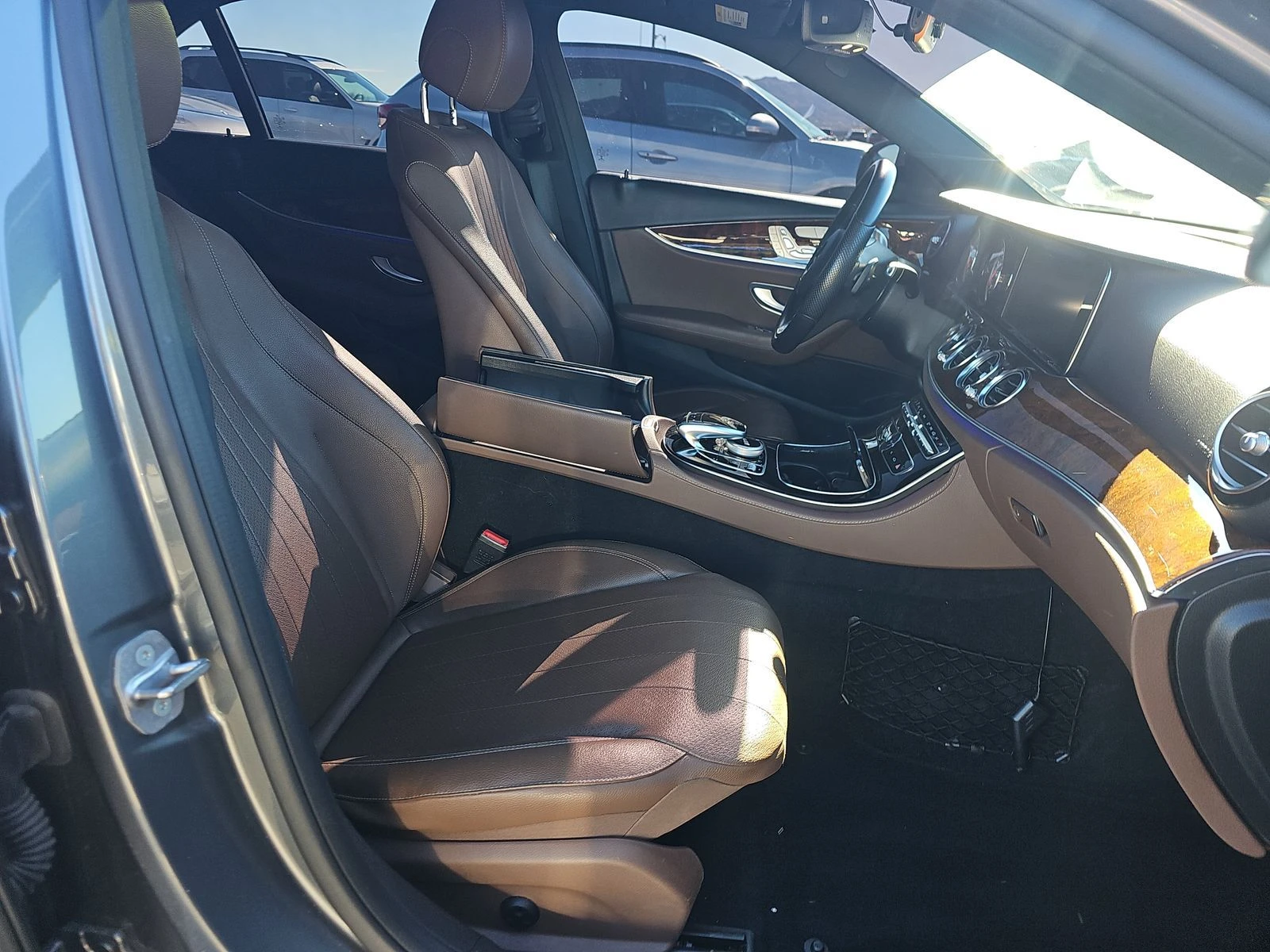 Mercedes-Benz E 300 AMG* PACK* BURMESTER* ������* �����* 360������*  | Mobile.bg � ����������� 13