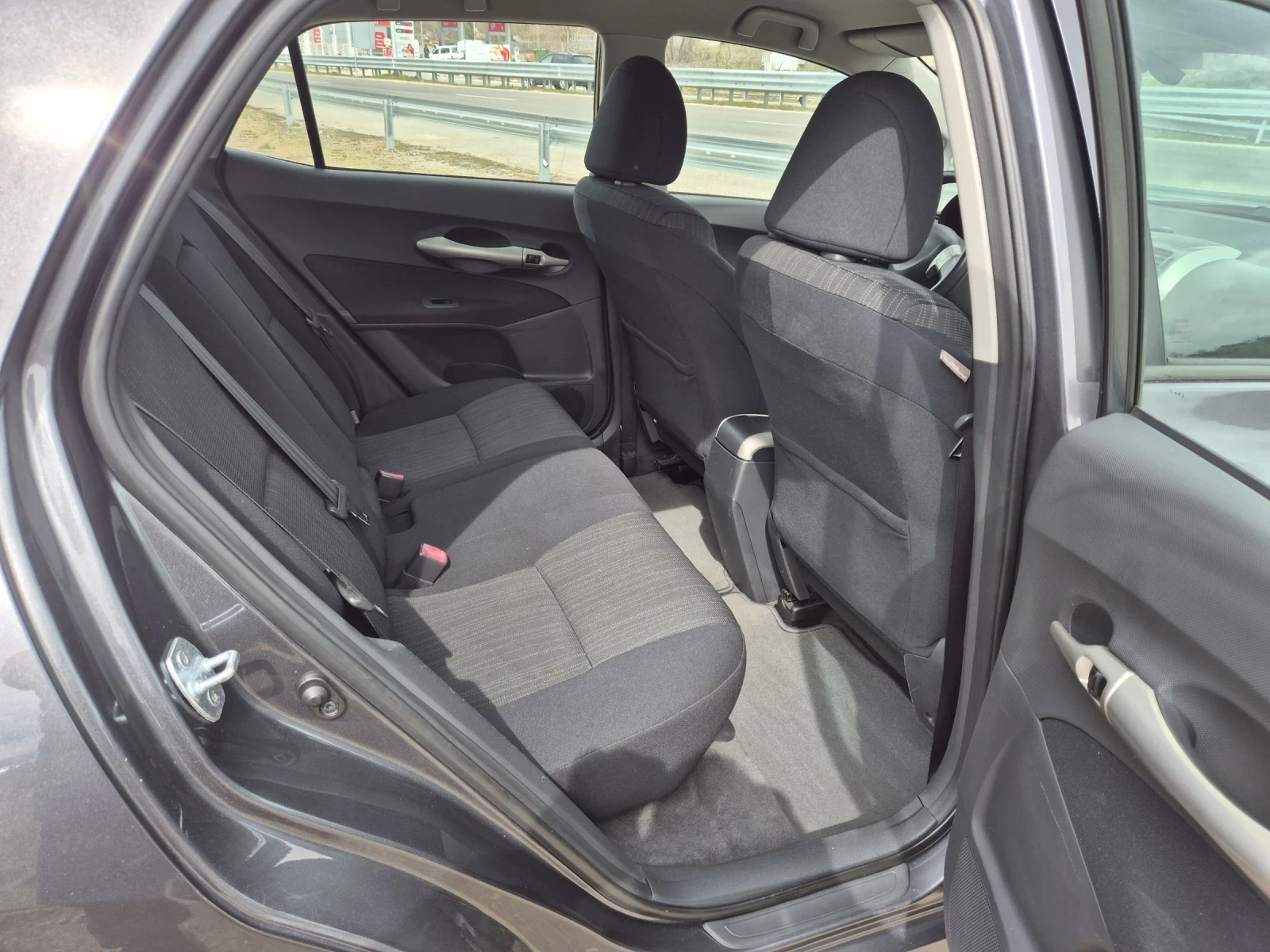 Toyota Auris  2, 0D4D/6sk/EXECUTIVE/, снимка 8 - Автомобили и джипове - 53939907