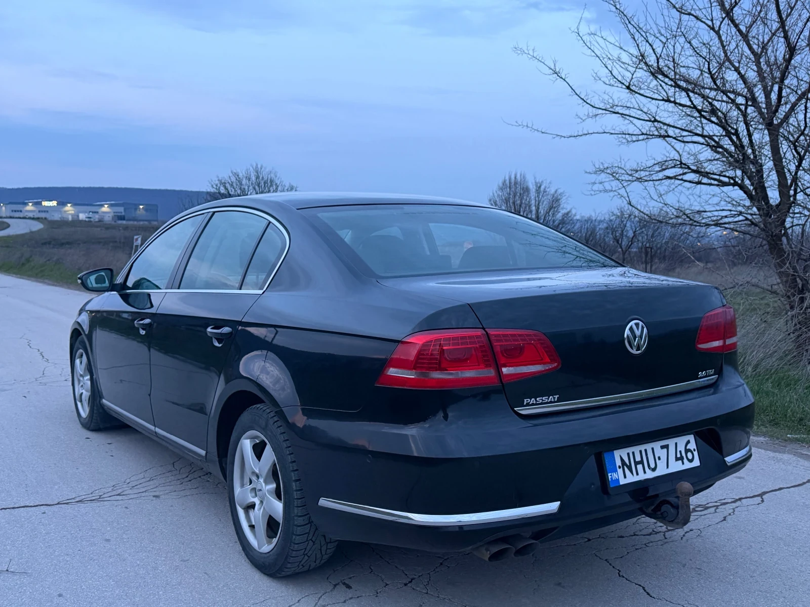 VW Passat 2.0TDI Sedan, снимка 4 - Автомобили и джипове - 53971186