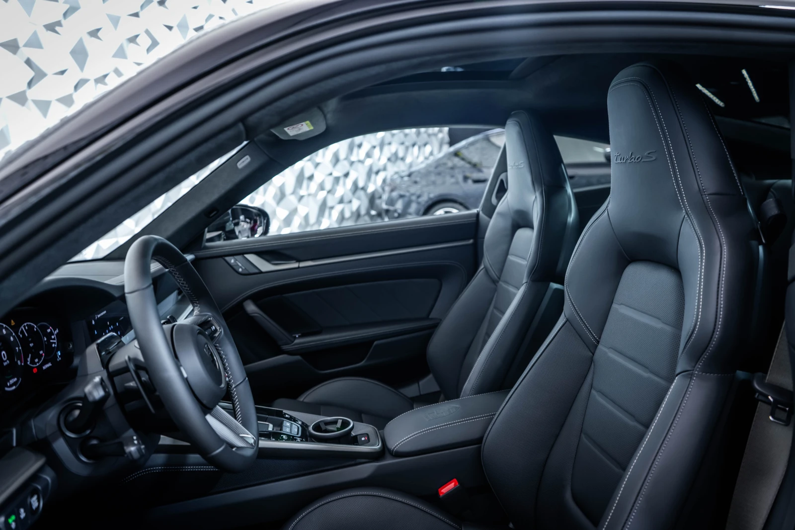 Porsche 911 992.2 Turbo S* Bose* SportChrono, снимка 13 - Автомобили и джипове - 54596357