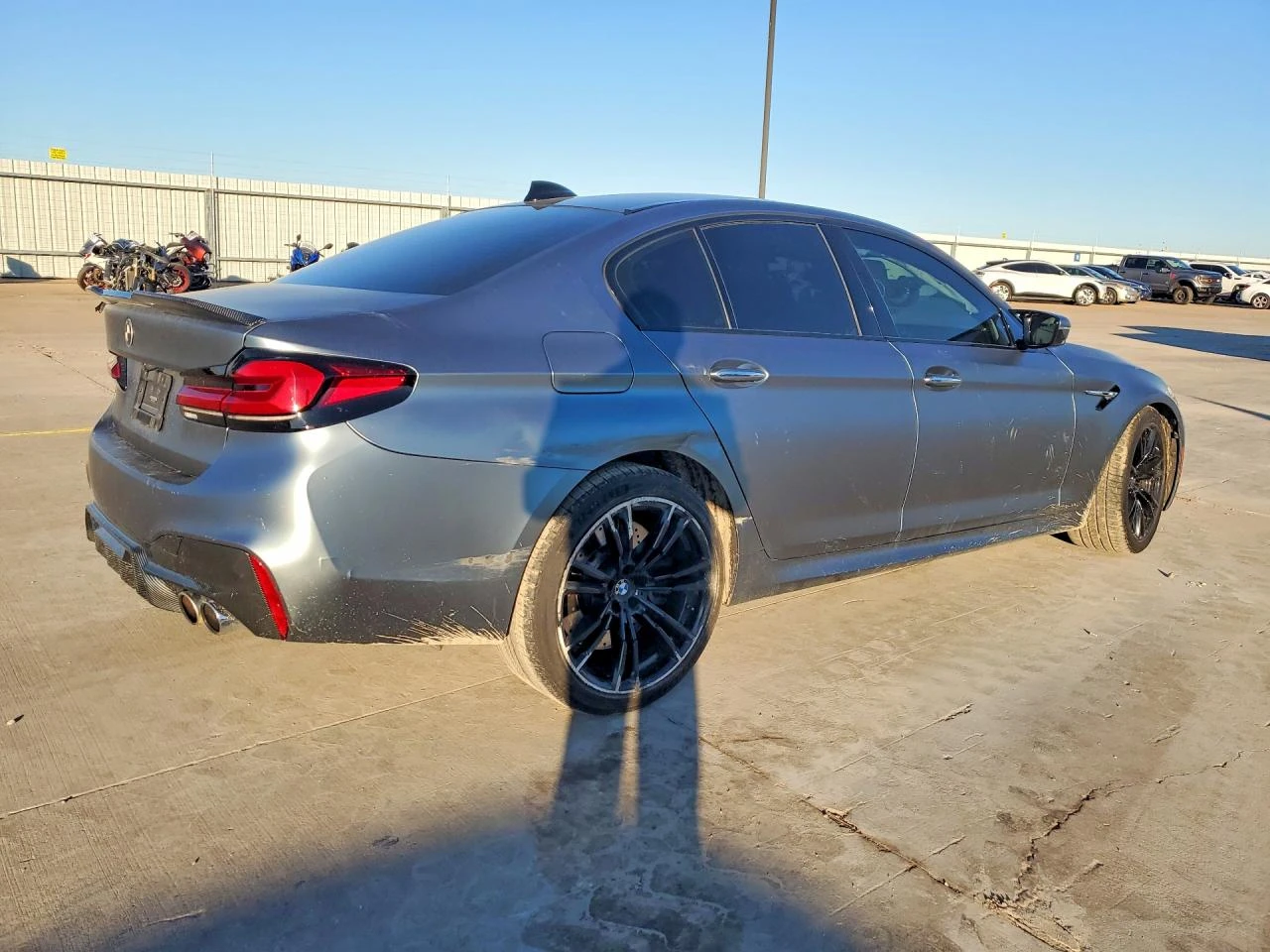 BMW M5 * CARFAX * 360 * HARMAN * ОБДУХВАНЕ * , снимка 3 - Автомобили и джипове - 55047272