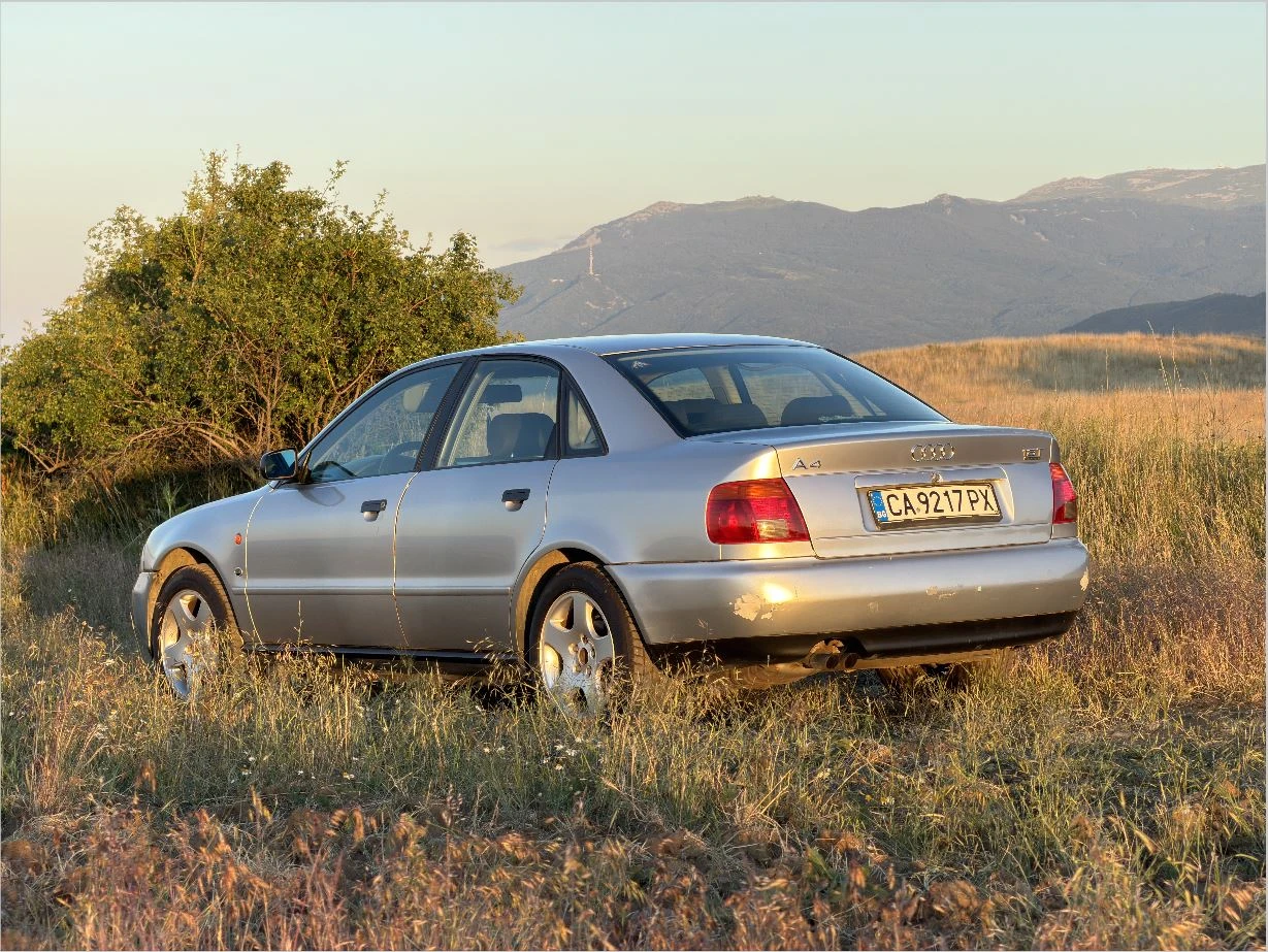Audi A4 1.8T Quattro, снимка 4 - Автомобили и джипове - 55262652
