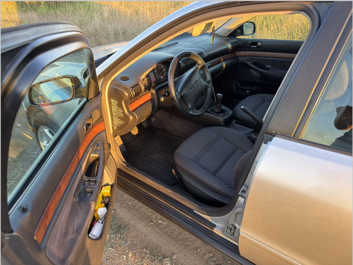 Audi A4 1.8T Quattro, снимка 7 - Автомобили и джипове - 55262652