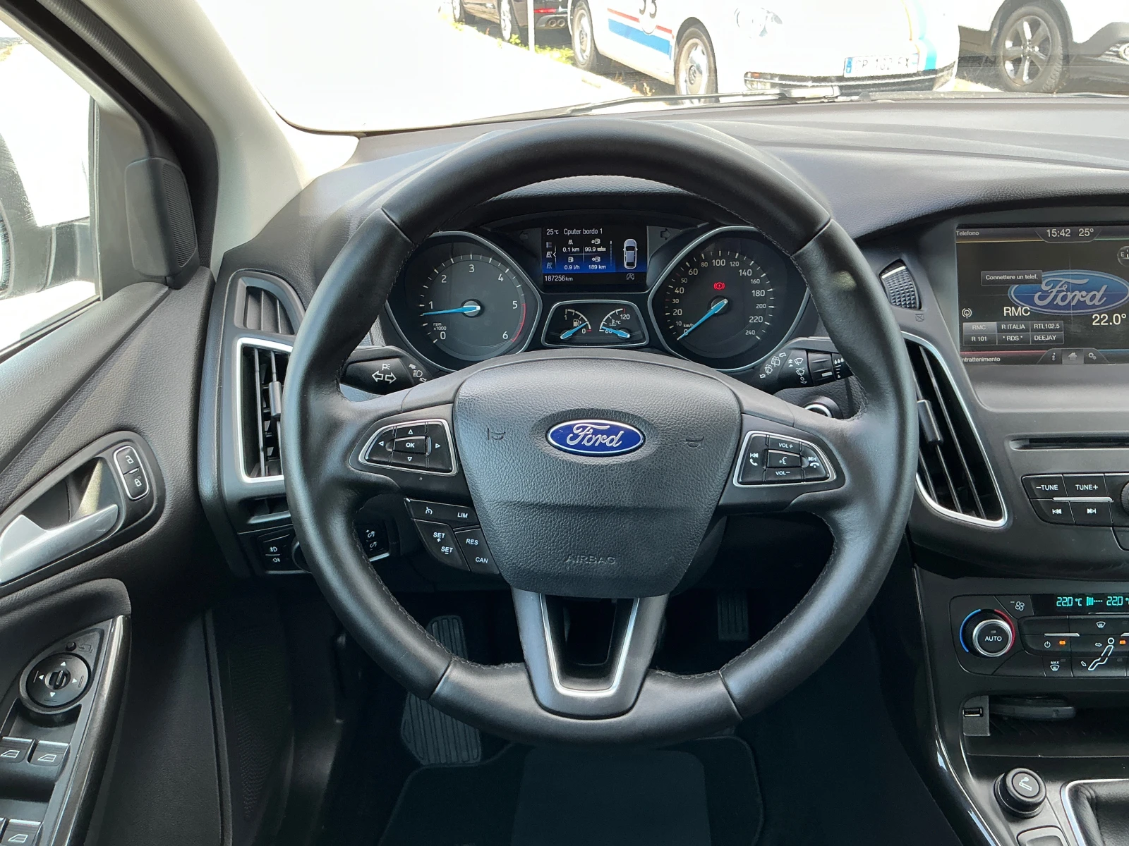 Ford Focus 1.5 TDCI, снимка 11 - Автомобили и джипове - 55382798