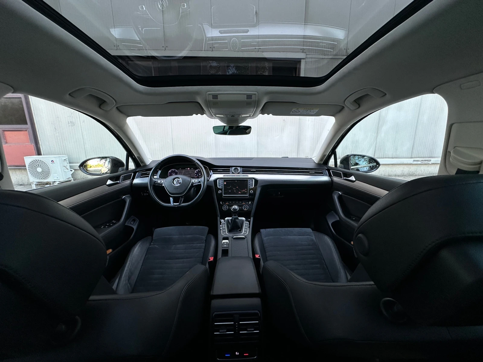 VW Passat R-Line//РЪЧКА/2.00D/DIGITAL/Matrix/FULL* MAXX/TOP/, снимка 11 - Автомобили и джипове - 55608310