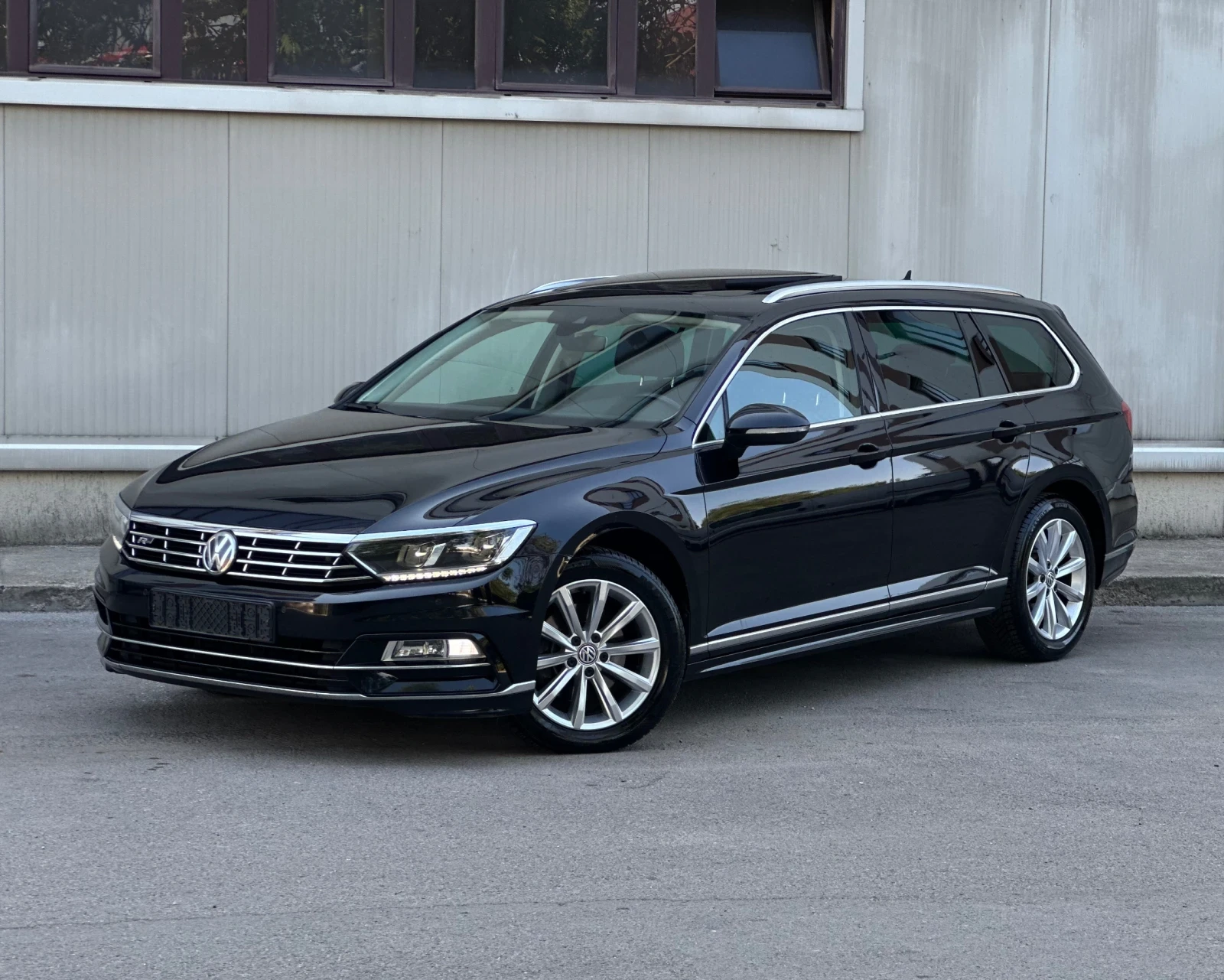 VW Passat R-Line//РЪЧКА/2.00D/DIGITAL/Matrix/FULL* MAXX/TOP/, снимка 5 - Автомобили и джипове - 55608310