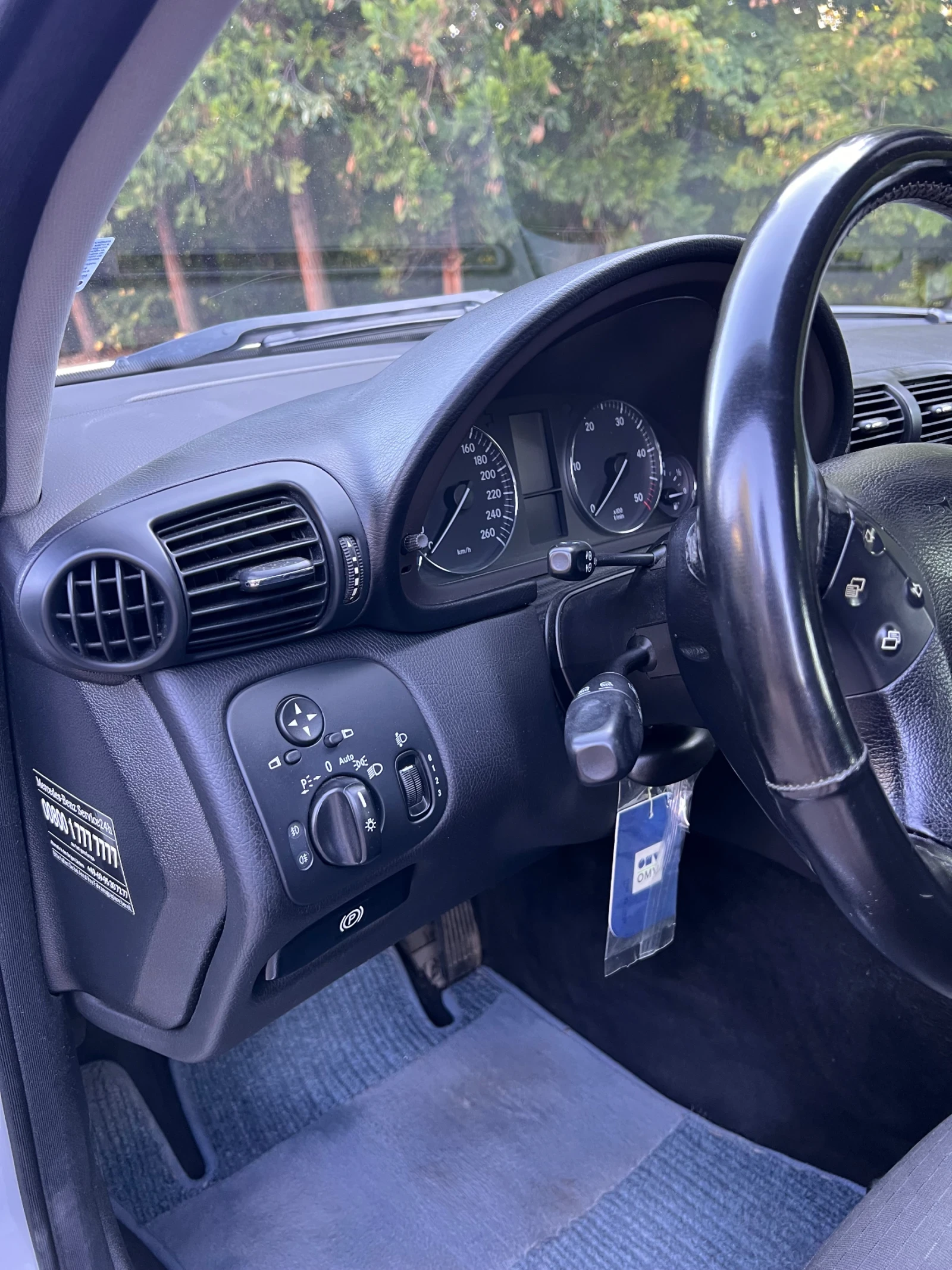 Mercedes-Benz C 220, снимка 8 - Автомобили и джипове - 55684420
