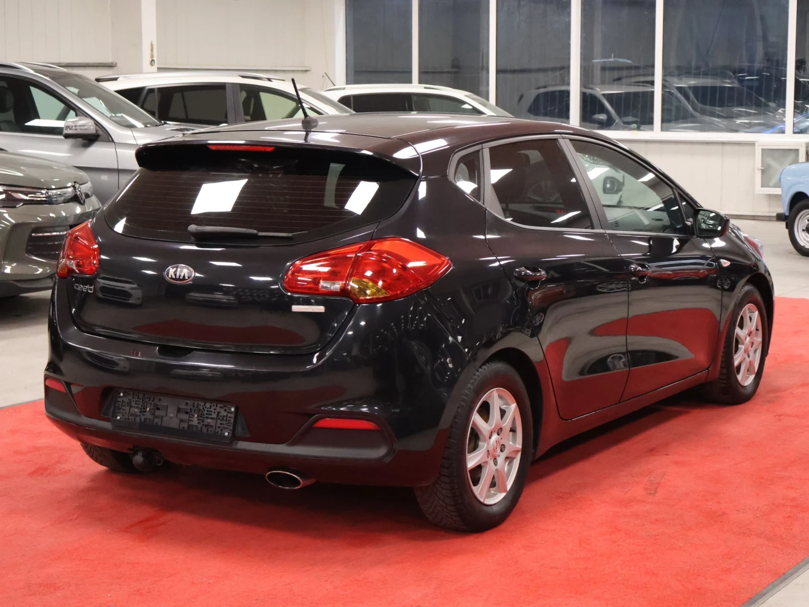 Kia Ceed 1.4 CVVT 100кс | 6СК | Климатроник , снимка 6 - Автомобили и джипове - 55821390