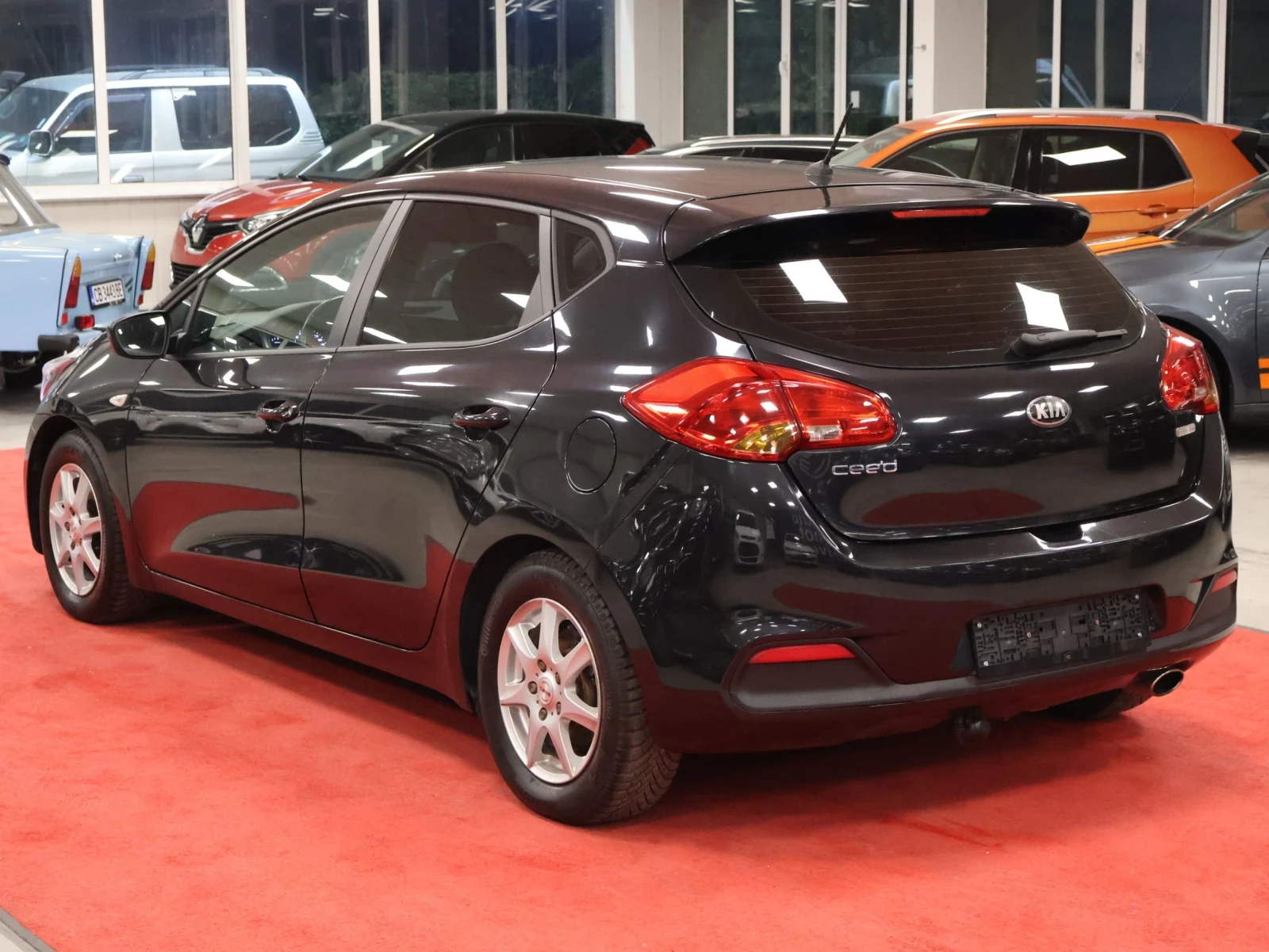 Kia Ceed 1.4 CVVT 100кс | 6СК | Климатроник , снимка 5 - Автомобили и джипове - 55821390