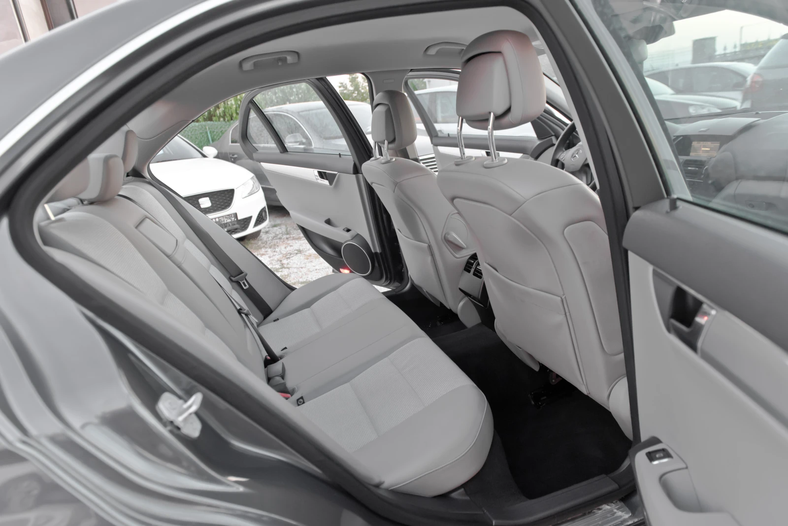 Mercedes-Benz C 220 Cdi 170ks 6sk. Xenon , снимка 12 - Автомобили и джипове - 55946450