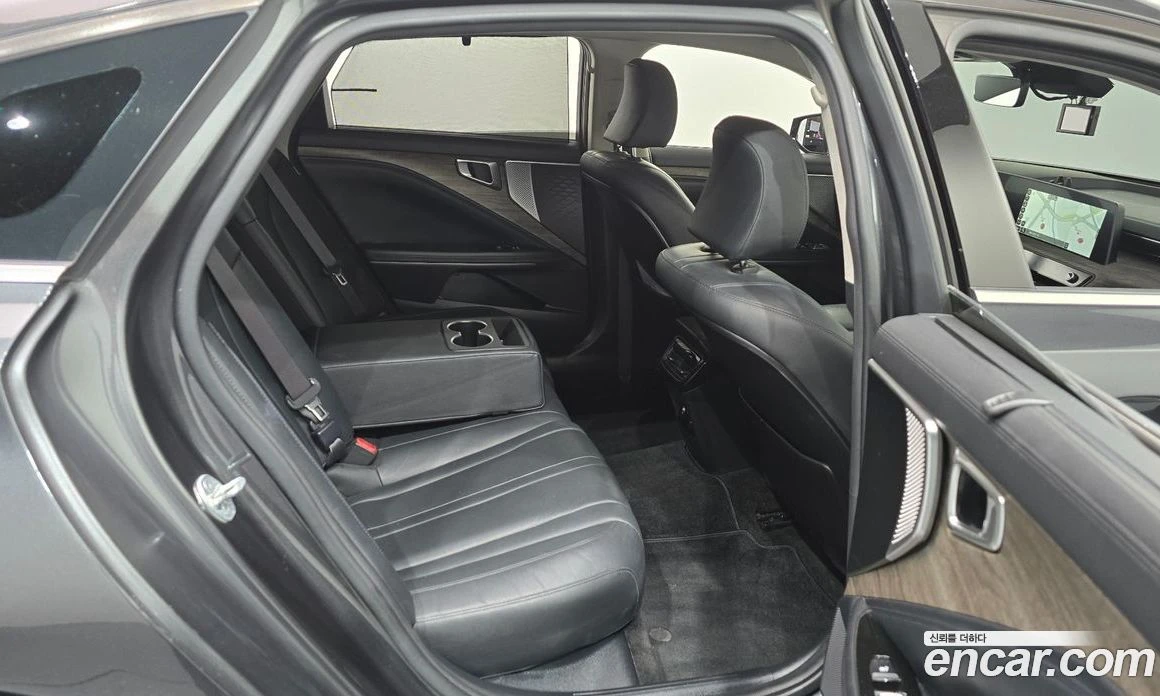 Kia K8 2.5 Gasoline 2WD Noblesse, снимка 11 - Автомобили и джипове - 56186945