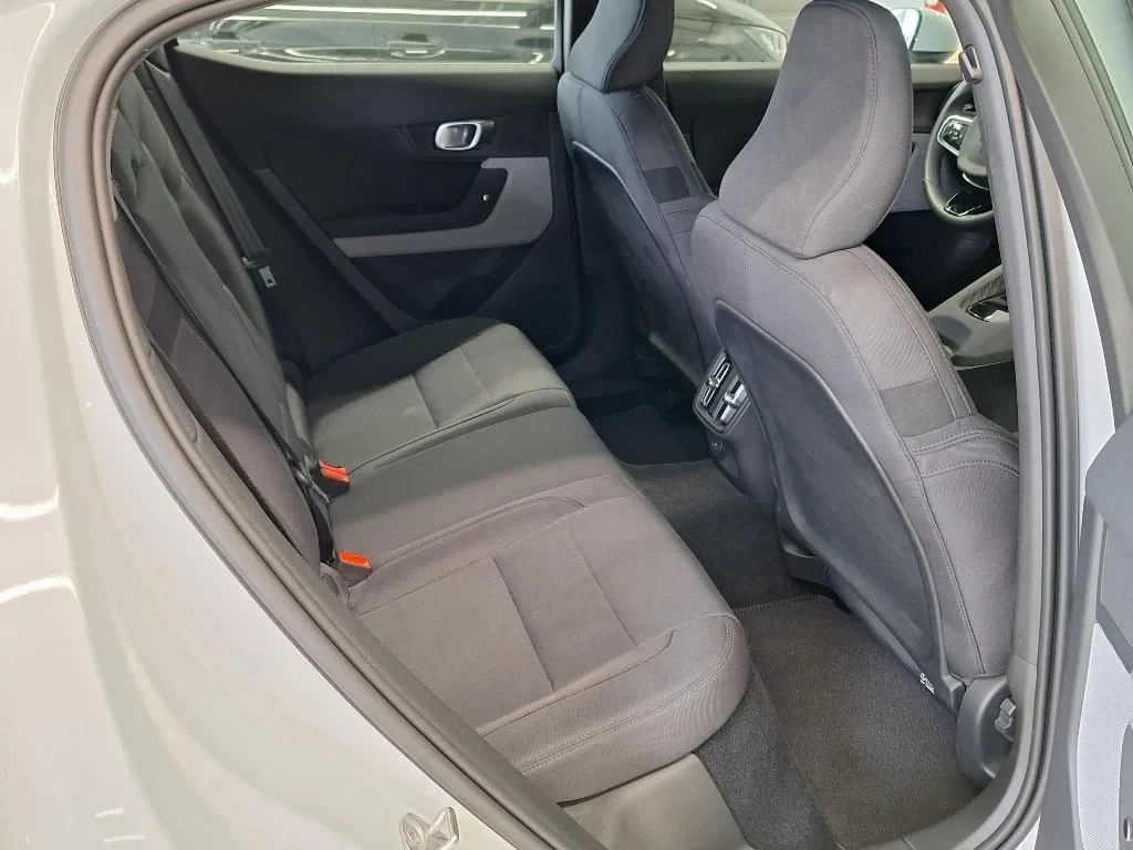 Polestar 2 82KWH LONG RANGE SINGLE MOTOR LEATHER NAVI LED 97%, снимка 11 - Автомобили и джипове - 56305091