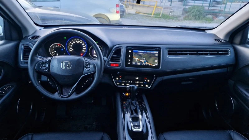 Honda Hr-v 1.5 i-VTEC NAVI AUT., снимка 11 - Автомобили и джипове - 45437931