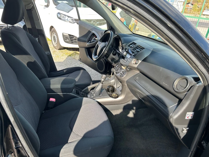 Toyota Rav4 2.2D4D 4X4 EURO5A, снимка 16 - Автомобили и джипове - 47788393