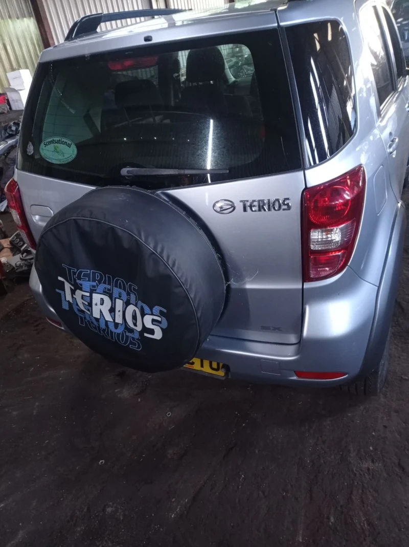 Daihatsu Terios, снимка 4 - Автомобили и джипове - 51851394