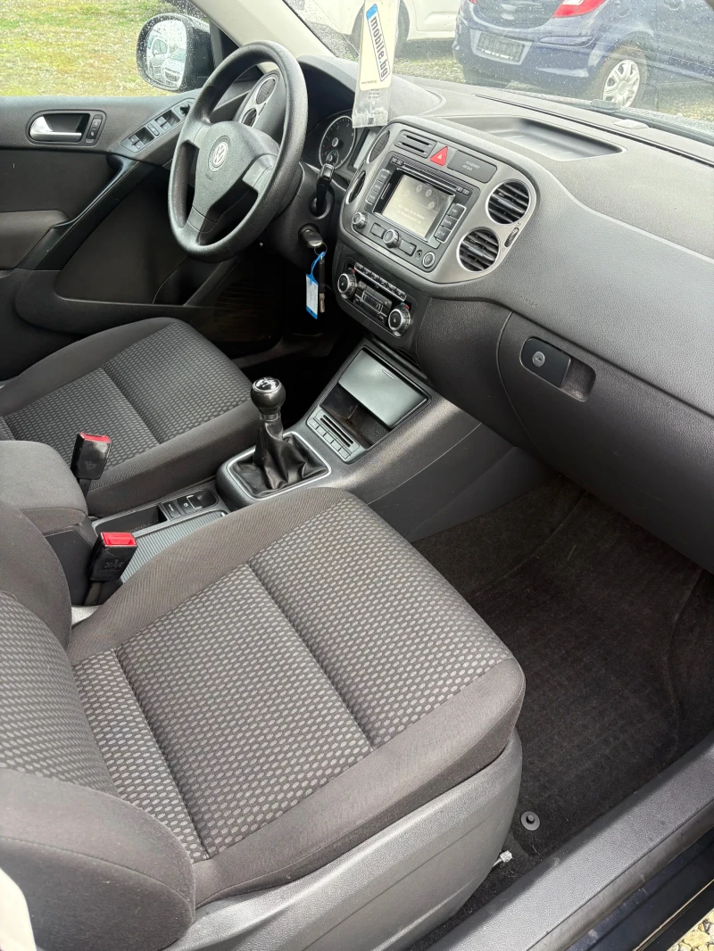 VW Tiguan 2.0TDI, снимка 10 - Автомобили и джипове - 52339991