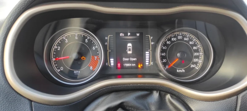 Jeep Cherokee V6 4Х4, снимка 8 - Автомобили и джипове - 52549664