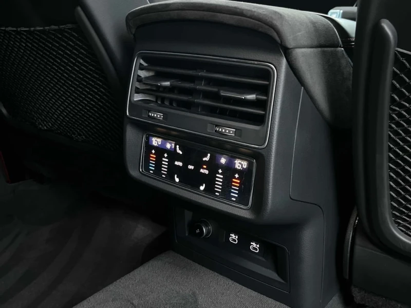 Audi RSQ8 * 4.0 TFSI quattro * CARFAX * ЦЕНА ДО БГ, снимка 10 - Автомобили и джипове - 52907909