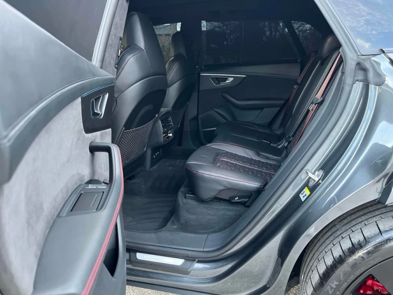 Audi RSQ8 * 4.0 TFSI quattro * CARFAX * ЦЕНА ДО БГ, снимка 13 - Автомобили и джипове - 52907909