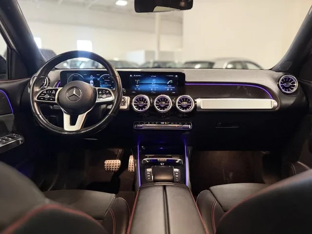 Mercedes-Benz GLB 250 4MATIC* АвтоКредит* (ЦЕНА ДО БГ), снимка 15 - Автомобили и джипове - 53927696