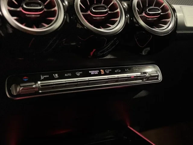 Mercedes-Benz GLB 250 4MATIC* АвтоКредит* (ЦЕНА ДО БГ), снимка 14 - Автомобили и джипове - 53927696