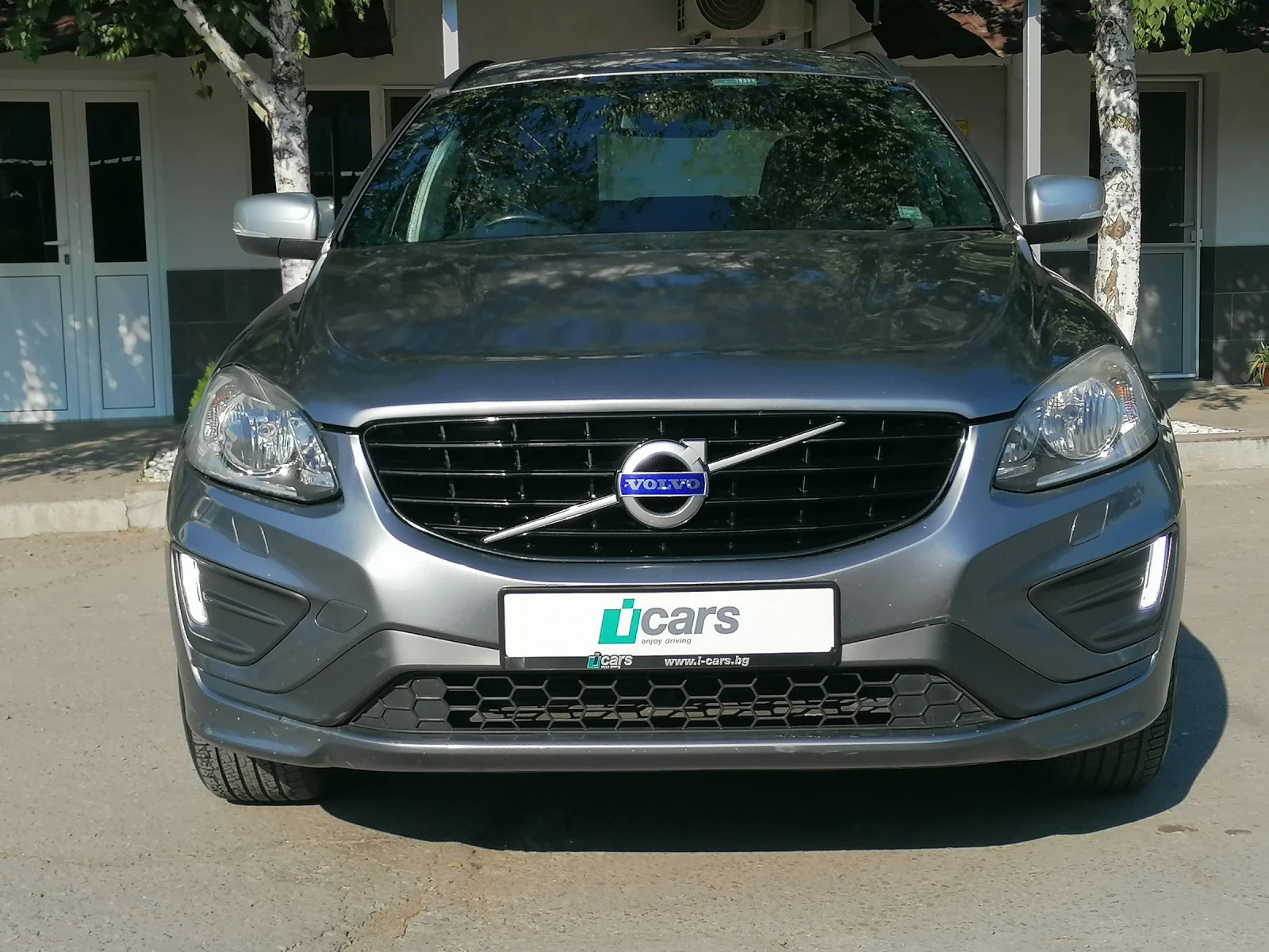 Volvo XC60 2.0 D R-Design - изображение 2