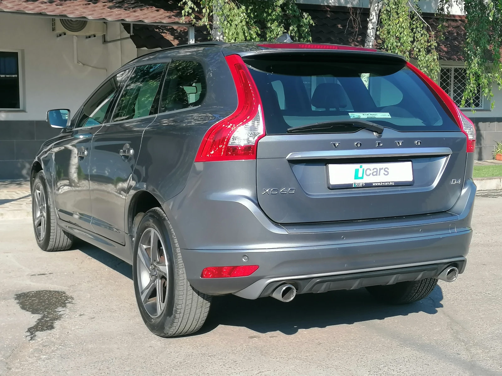 Volvo XC60 2.0 D R-Design - изображение 6