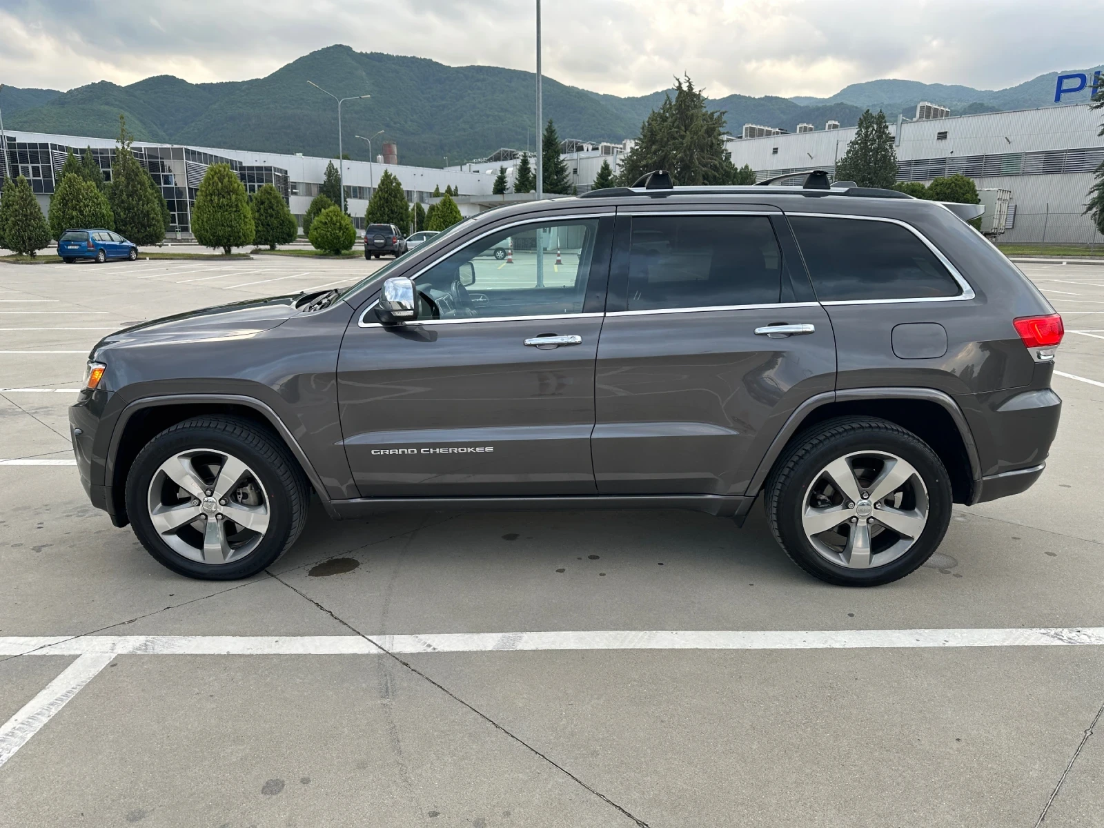 Jeep Grand cherokee Jeep Grand Cherokee 5.7 Hemi Overland/Distronic - изображение 3
