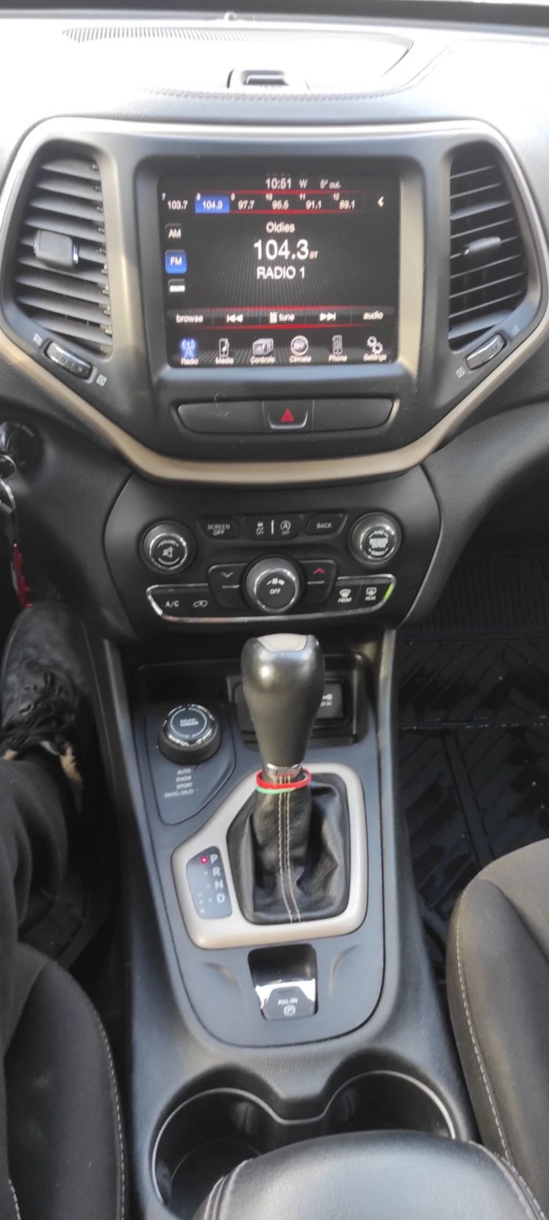 Jeep Cherokee V6 4Х4 - изображение 10